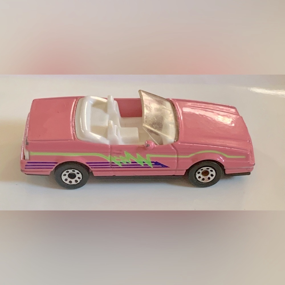 ๐ Vintage Matchbox 1987 Pink Cadillac Allante Convertible - Picture 3 of 5